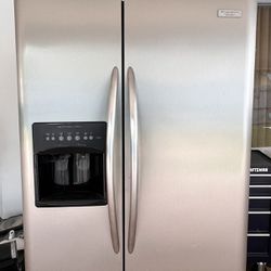 Stainless Steal Frigidaire Refrigerator. 
