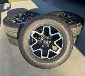Bridgestone Dueler A/T tires & Ford Rims