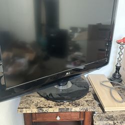 Coffee And Side Table W/TV Included!! 