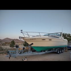 Sea Ray 300 Weekender    Clean Title