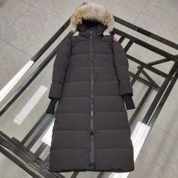 Canada Goose Mystique parka women down size XL and 2XL