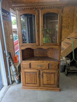 Corner cabinet