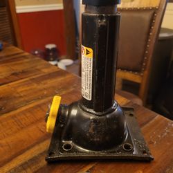 Chevrolet Silverado Tahoe Suburban tire jack