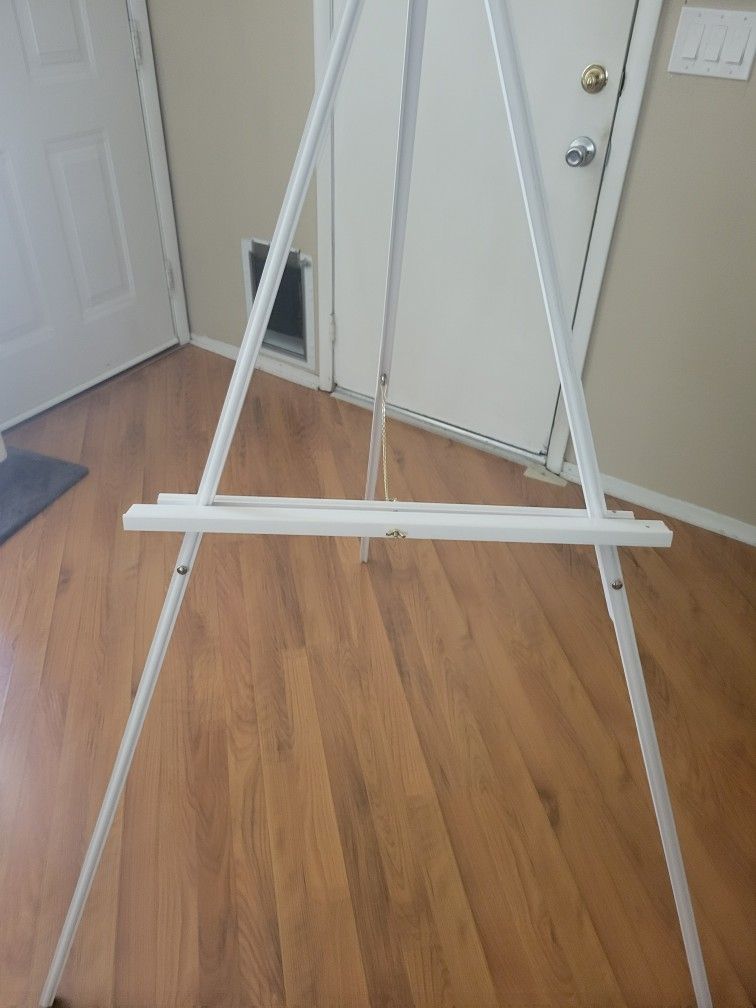 White Adjustable Easel