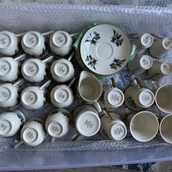 Lenox Holidays Cups And Saucers (Everything In This Listing)