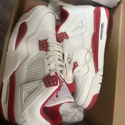 Jordan 4s size 7 in men