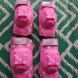 Bell Disney Minnie Mouse Protective Pad Set One Size, Pink Set ages 3-5