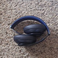 Beats by Dr. Dre Studio Pro Wireless Bluetooth Headphones - Navy MQTQ3LL/A