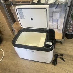 Portable Car Refrigerator, 12volt/24 Voltage DC Car Freezer, Adjustable Temperature Settings , Idea For Camping, Fishing And Traveling 26QT