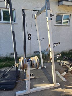 Gym rack with metal free weights
