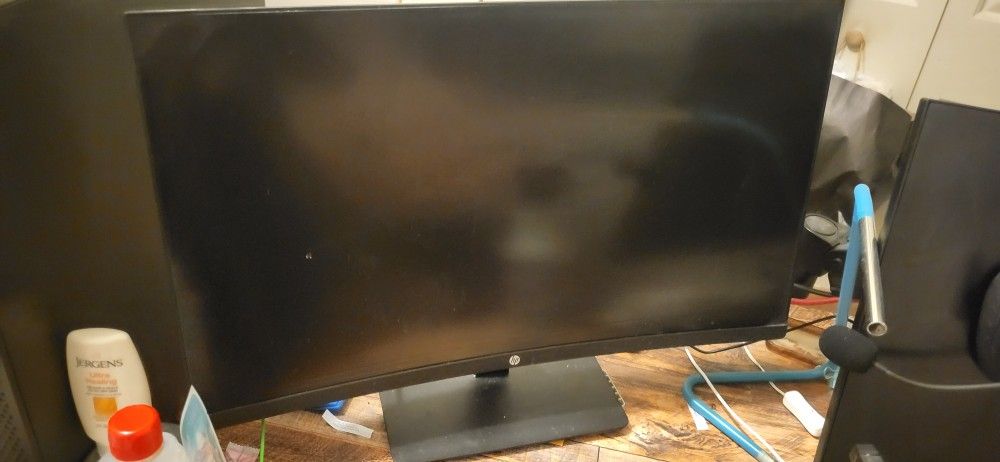 27 in Curved Monitor