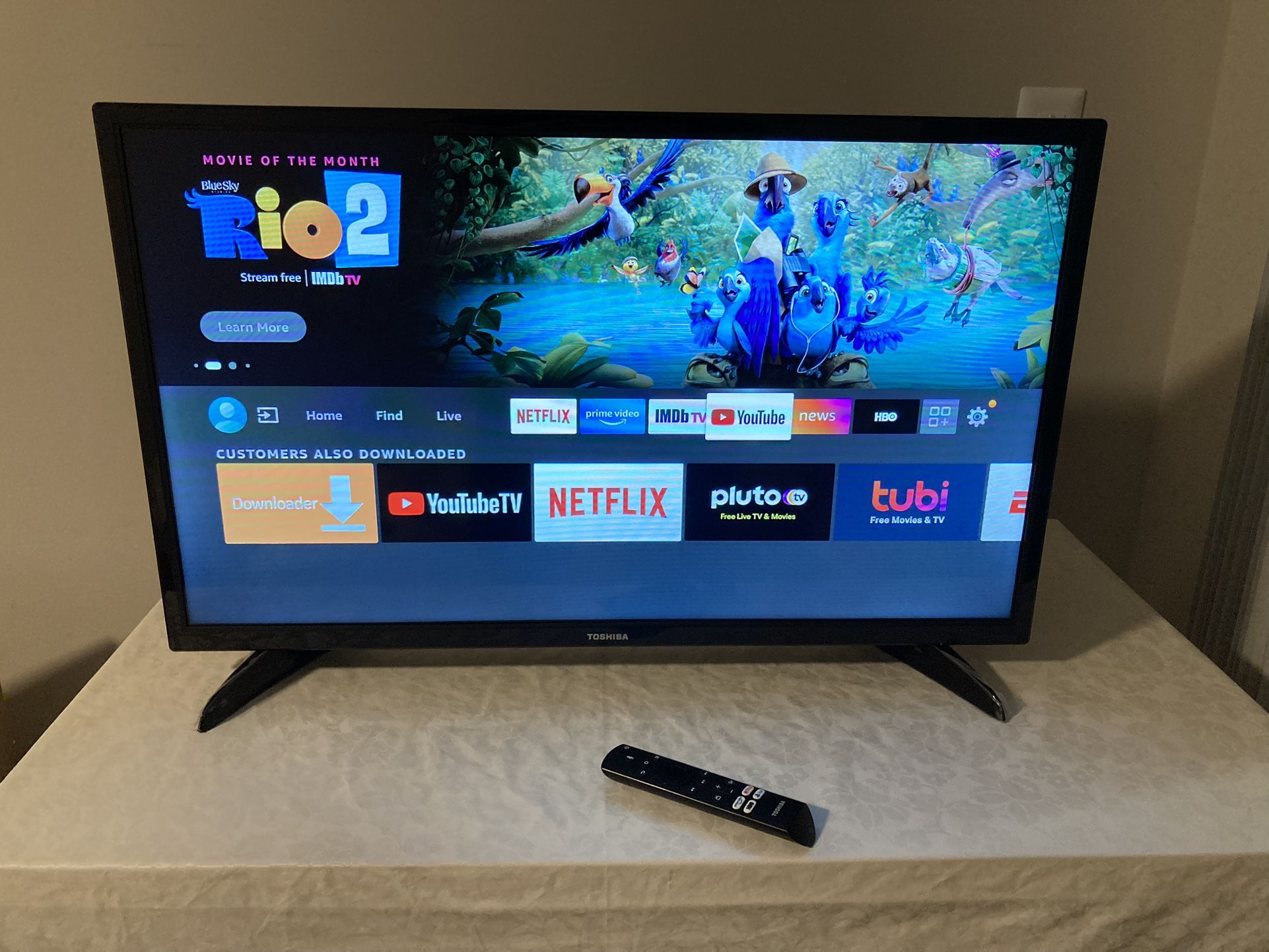 Toshiba Fire TV 32” - Like new