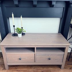 Great condition, clean Ikea Hemnes TV Media stand cabinet🌻