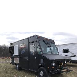 FOOD TRUCK FOR SALE