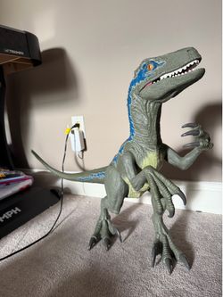 Jurassic World Super Colossal Velociraptor
