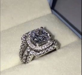 New 10 k white gold engagement ring wedding ring set