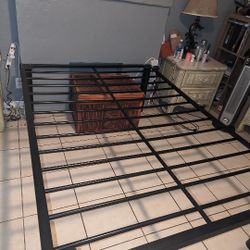 Full Bed Metal Sturdy Frame 