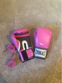 Pink Everlast Boxing Gloves