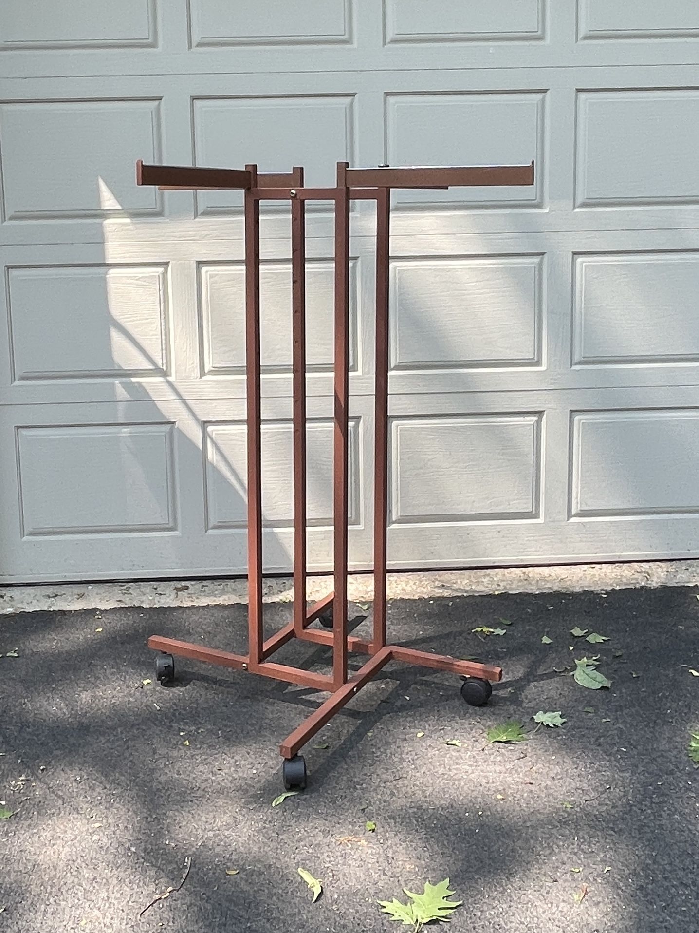 Clothing Rack - 4 Straight Arm - Adjustable Arm - Retail Metal Rack