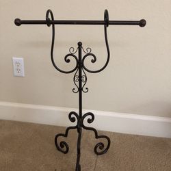 Metal Black Jewelry Holder