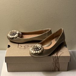 BOC Born Concept Ballet Flats Leather Flower  Shoe Metallic Champagne Size 7.5 (NEW)