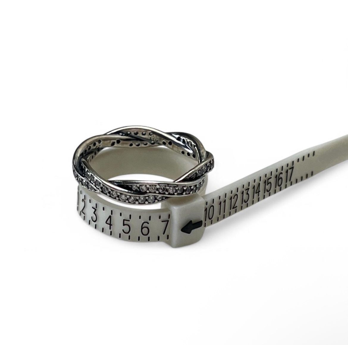 Pandora Sparkling Twisted Lines Ring