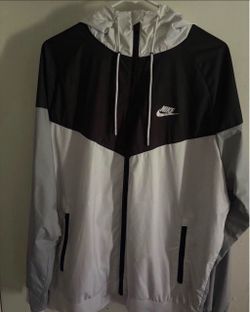 Nike Windrunner size XL