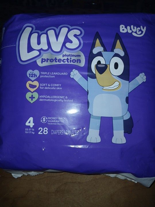 NEW SIZE 4 LUVS DIAPERS 28 COUNT