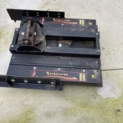 Demco Auto Slide 5th Wheel Hitch 
