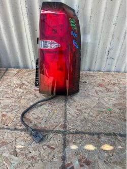 2015 2016 2018 2019 2020 CHEVROLET TAHOE RIGHT PASSENGER SIDE TAIL LIGHT OEM use z8/26