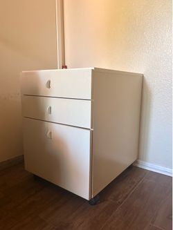 Drawers table