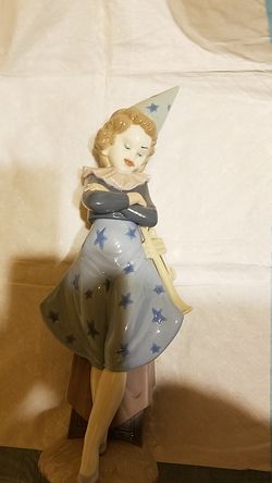Lladro clown girl with trumpet