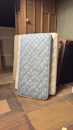 Twin mattress