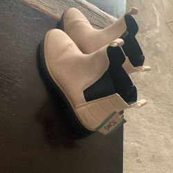 Toms Women's Boots 9- New