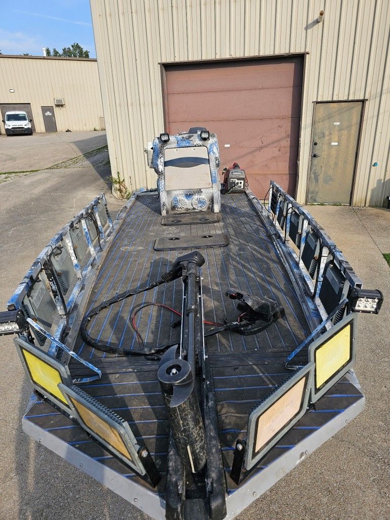 Bass Tracker