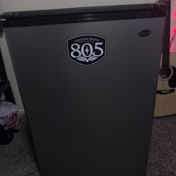 Sanyo Mini Fridge 
