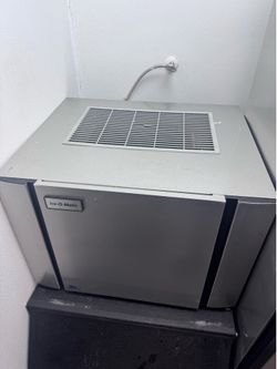 Ice o matic ice machine in good condition