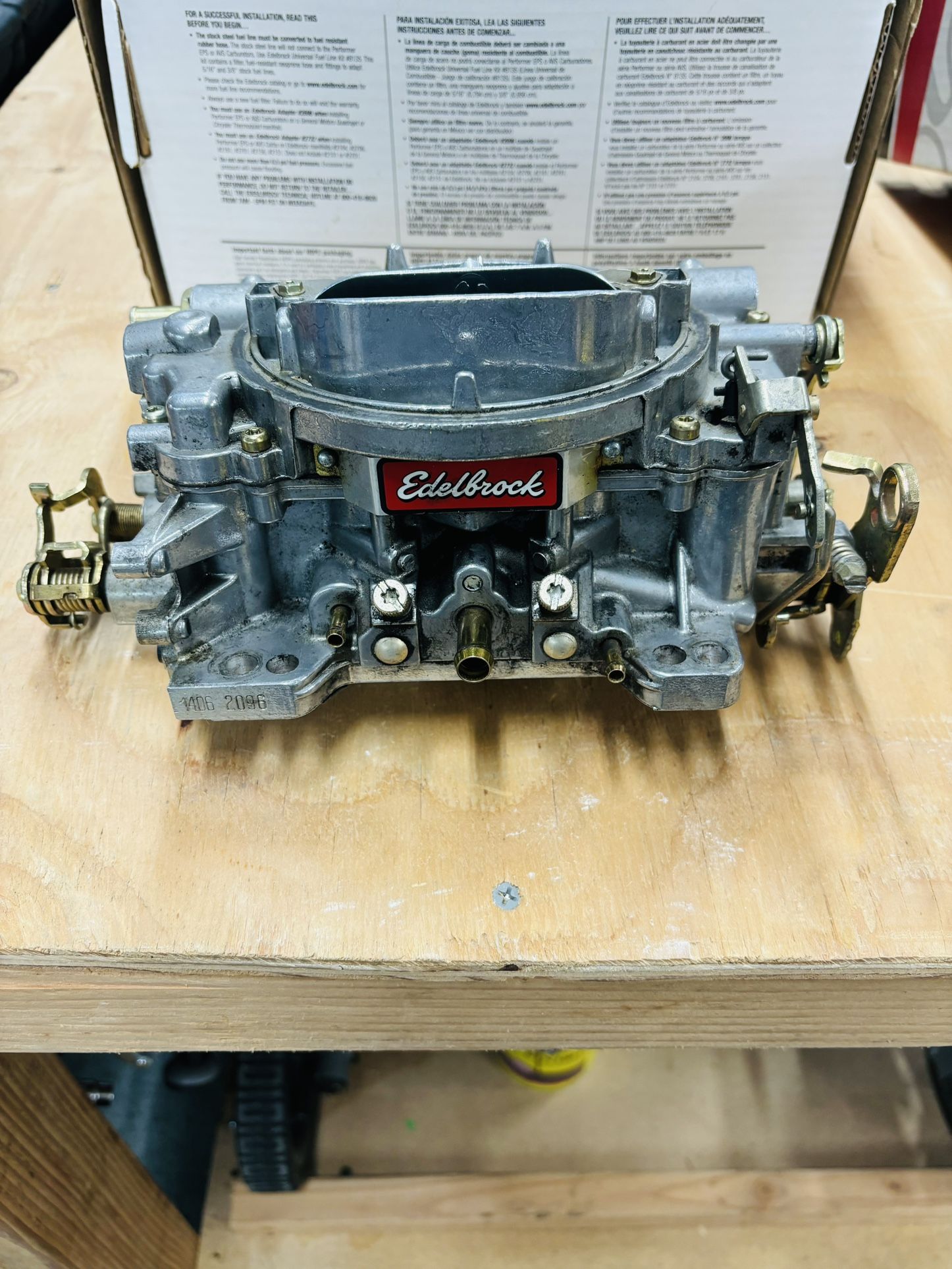 Edlebrock Performance Series Carb