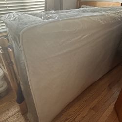 Twin mattress + Bed Frame