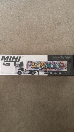 Mini GT 333 Mercedes Actros LBWK Kuma Graffiti 1/64 Factory Sealed