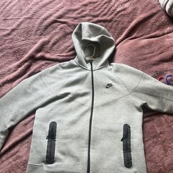 Grey Nike Tech      REAd DESCRIPTION 