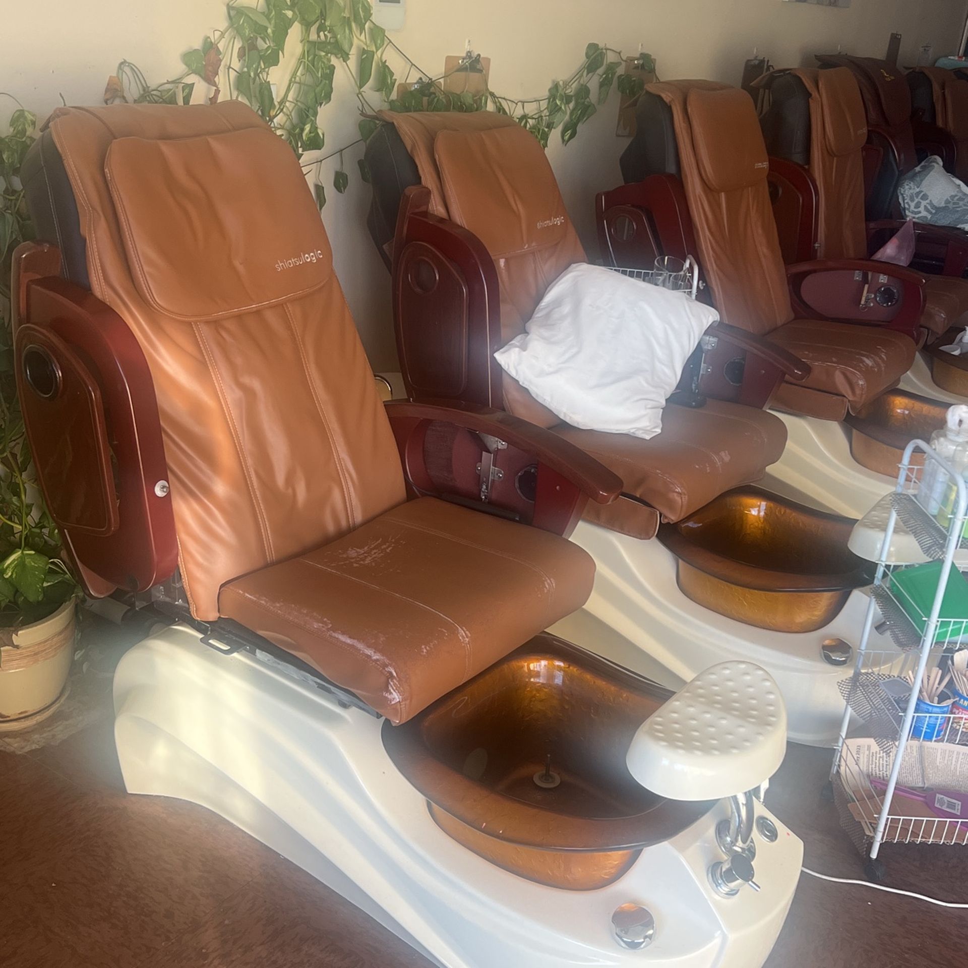 Entire Nail Shop