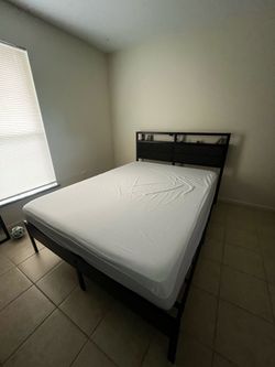 Bed mattress + bed frame (queen size)