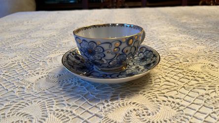 Stunning Russian teacup and saucer set