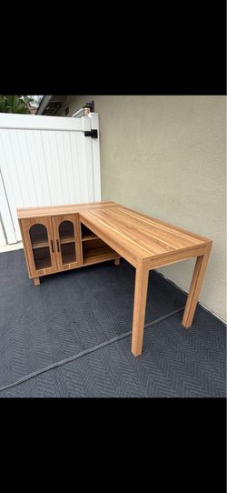 Office Desk/ furniture/ office/ work/ school/ business/