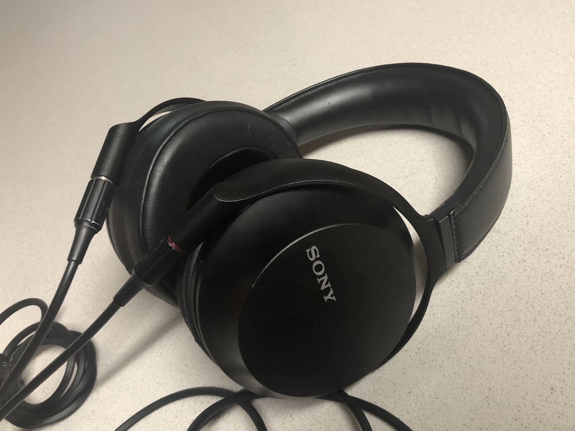 Sony mdr-z7m2 hi-res headphone