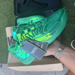 Nike KD 18 "Warning Label" Size 10.5 