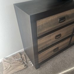 Very nice dresser