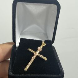 14k Cross 