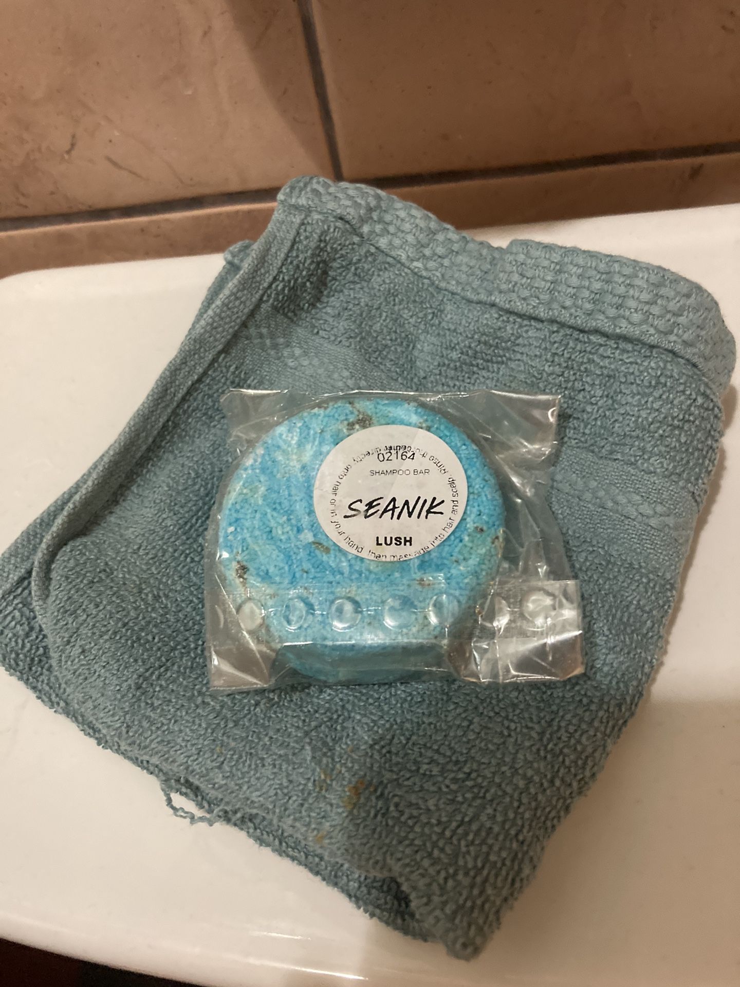 Lush Seanik shampoo Bar